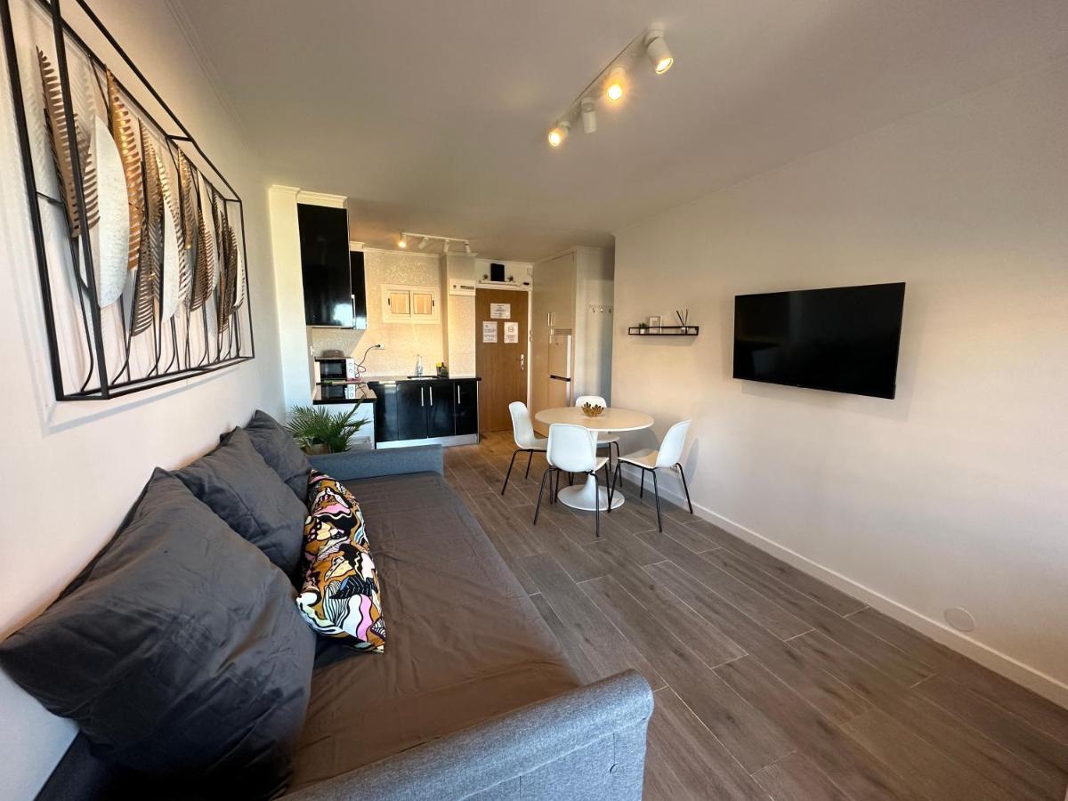 Apt Centrico Con Vistas Y Piscinas Benalmadena Luaran gambar