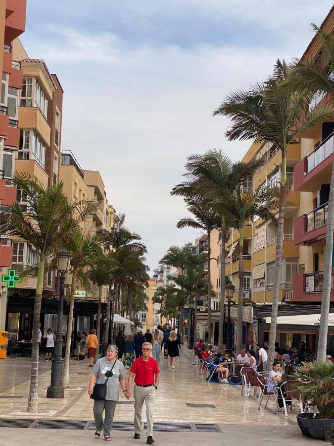 Apt Centrico Con Vistas Y Piscinas Benalmadena Luaran gambar