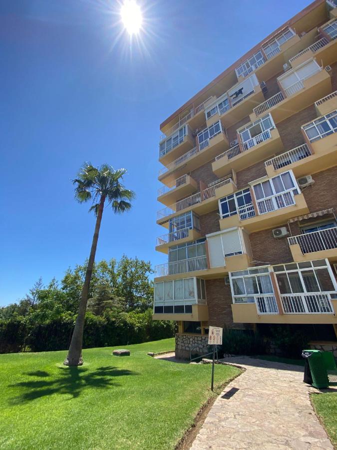 Apt Centrico Con Vistas Y Piscinas Benalmadena Luaran gambar